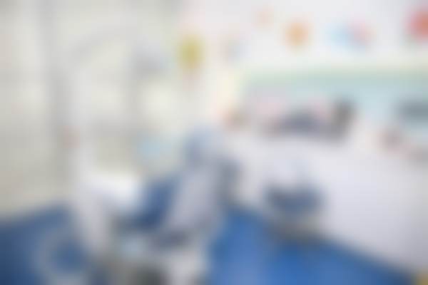 二、上海美奥口腔门诊部医生团队，打造专精诊疗服务