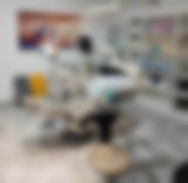 二、益阳牙立德口腔门诊部医生团队,打造专精诊疗服务