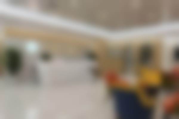 二、上海拉瓦口腔门诊部医生团队,打造专精诊疗服务