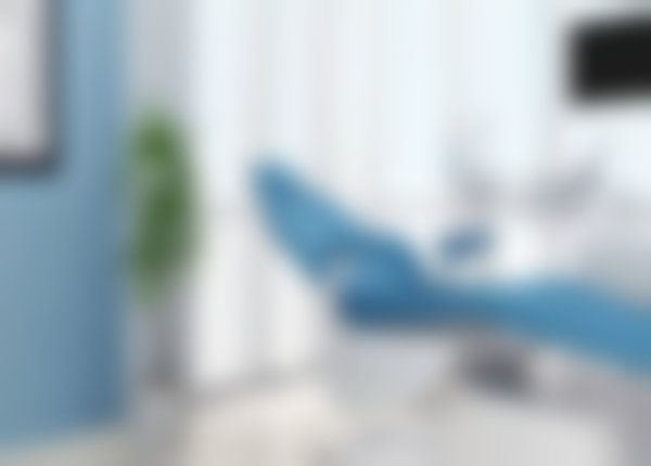 二、深圳爱康美口腔门诊部医生团队，打造专精诊疗服务