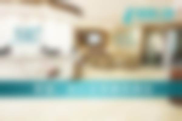 二、深圳朗朗口腔富诚门诊部医生团队，打造专精诊疗服务