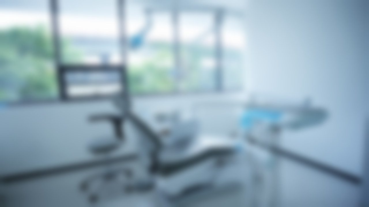 成都团圆口腔医院（高新院区）半/全口即刻种植4500元起/颗 上海九院进修专家亲诊，7D速导精准微创，半全口即刻种即刻用成功率高