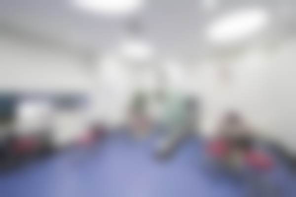 二、上海茂菊尚菊口腔门诊部(金高路店)医生团队，打造专精诊疗服务