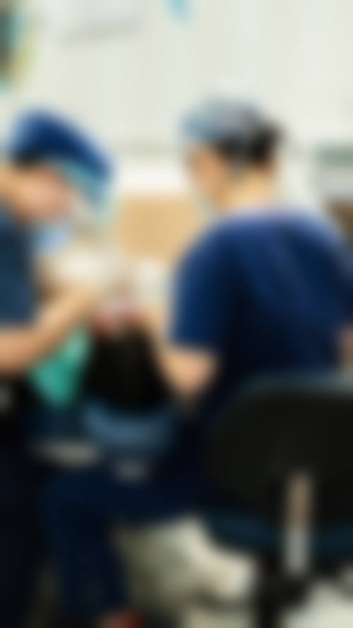 二、湖北武汉易看牙口腔医生团队，打造专精诊疗服务