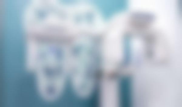 二、连云港实鼎口腔门诊部医生团队,打造专精诊疗服务