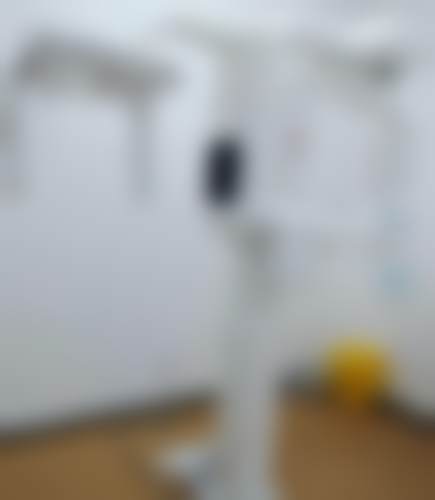 二、西安科恩高新口腔门诊医生团队，打造专精诊疗服务