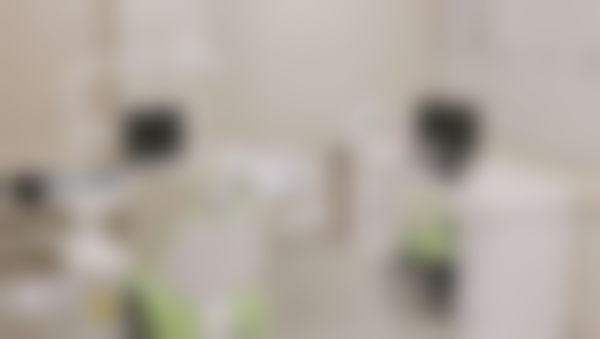 二、大连唯格口腔门诊部医生团队，打造专精诊疗服务