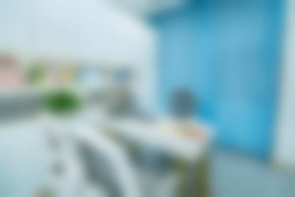 二、荣县启辰口腔门诊部医生团队，打造专精诊疗服务