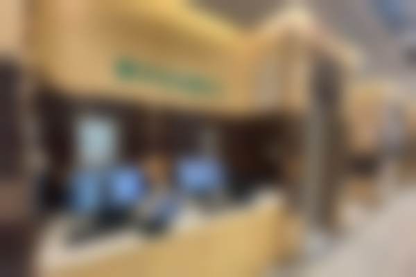 六、上海华齿·健齿口腔门诊部(昌里东路店)荣誉资质与患者口碑，见证品牌实力
