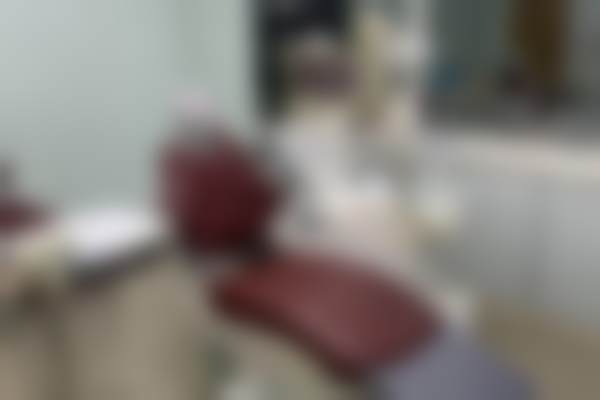 二、深圳懿心口腔门诊部医生团队，打造专精诊疗服务