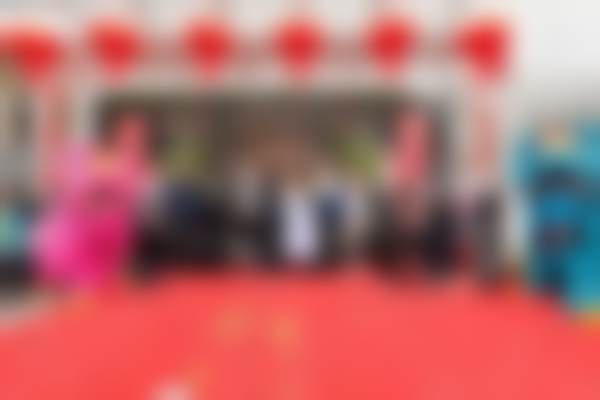 特色科室与精细设备，彰显专精眼科实力