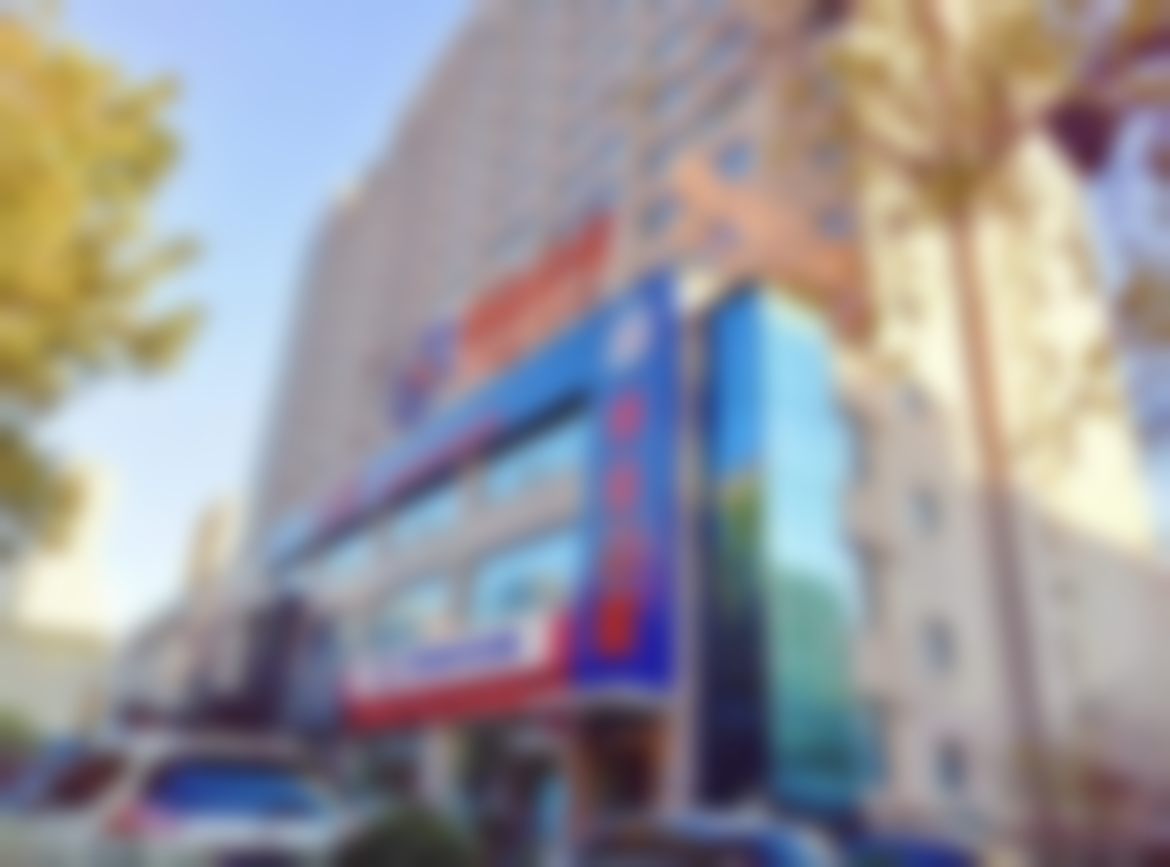 郑州金水精益口腔（纬五路店）精益口腔门头